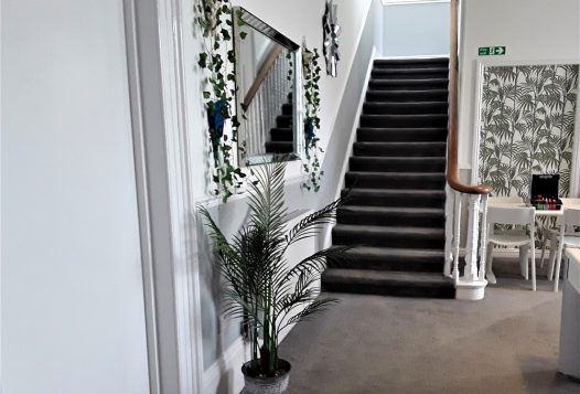 myrivierareatreat.co.uk self catering Torquay Hallway Stairs & Details (8)